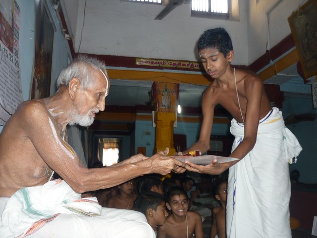 Srirangam Patasala Brahmanas Honoured  2014 -28