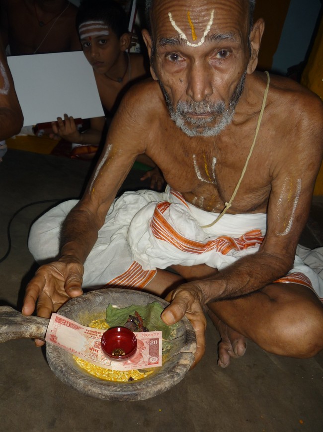 Srirangam Patasala Brahmanas Honoured  2014 -31