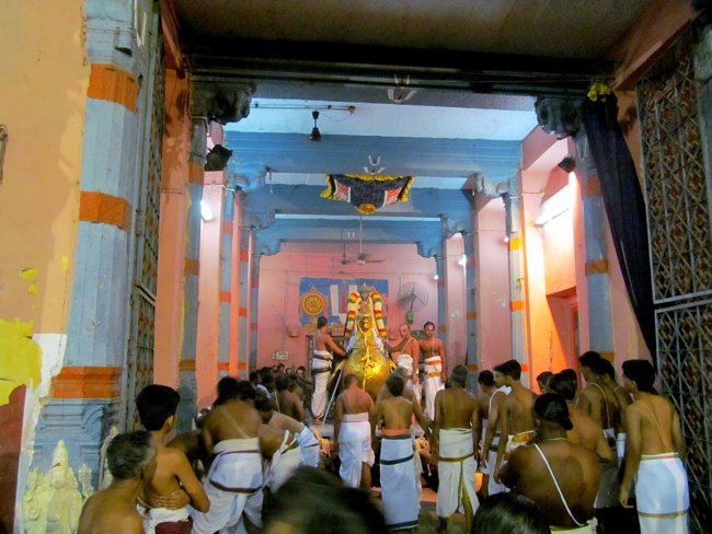 Thiruvallikeni Sri Parthasarathy Perumal Thirukoil Brahmotsavam Day 3 Evening Hamsa Vahanam 17-04-2014  01