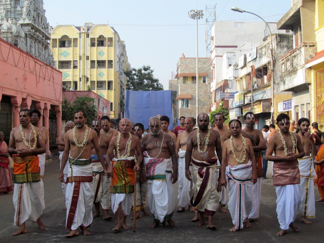 Thiruvallikeni Sri Parthasarathy Perumal Thirukoil Brahmotsavam Day 7 Morning ThiruTher 21-04-2014   23