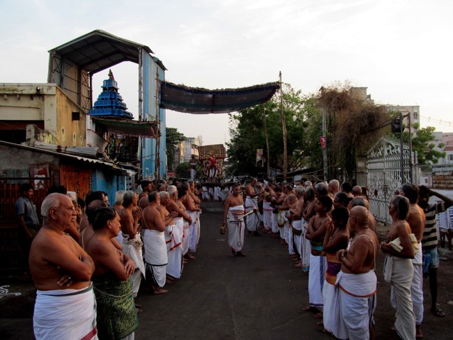 Thiruvallikeni Sri Parthasarathy Perumal Thirukoil Brahmotsavam Day 8 Morning Aalum Pallaku 23-04-2014   02