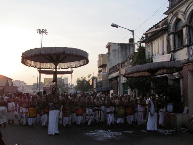 Thiruvallikeni Sri Parthasarathy Perumal Thirukoil Brahmotsavam Day 8 Morning Aalum Pallaku 23-04-2014   03