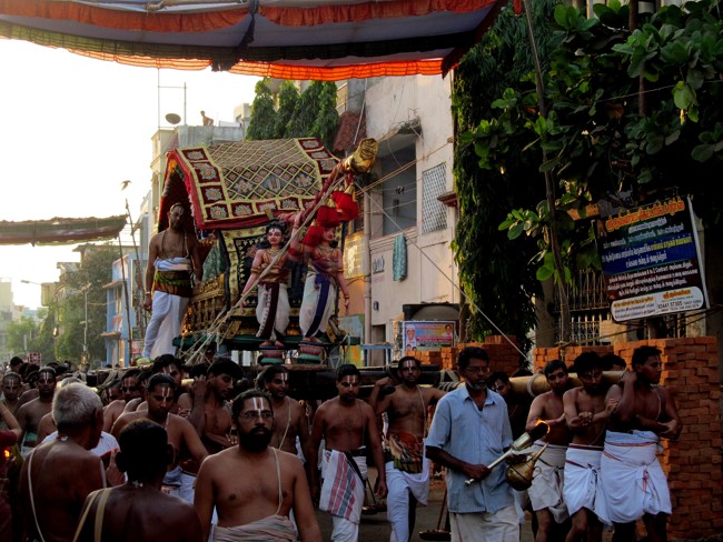 Thiruvallikeni Sri Parthasarathy Perumal Thirukoil Brahmotsavam Day 8 Morning Aalum Pallaku 23-04-2014   07