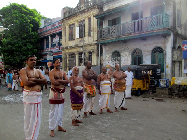 Thiruvallikeni Sri Parthasarathy Perumal Thirukoil Brahmotsavam Day 8 Morning Aalum Pallaku 23-04-2014   36