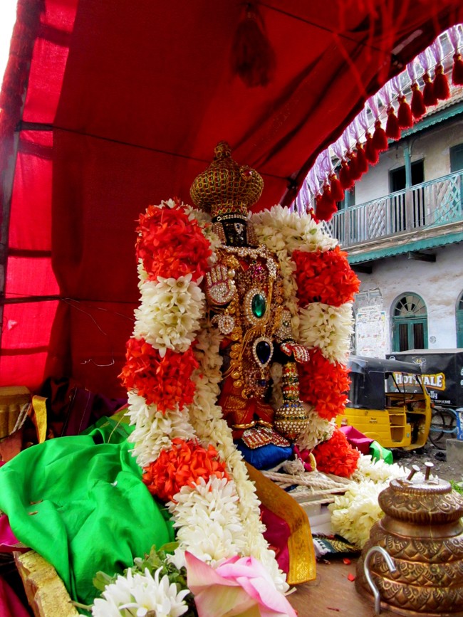 Thiruvallikeni Sri Parthasarathy Perumal Thirukoil Brahmotsavam Day 8 Morning Aalum Pallaku 23-04-2014   37