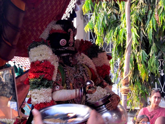 Thiruvallikeni Sri Parthasarathy Perumal Thirukoil Brahmotsavam Day 8 Morning Vennai Thazhi Krishnan 22-04-2014   04
