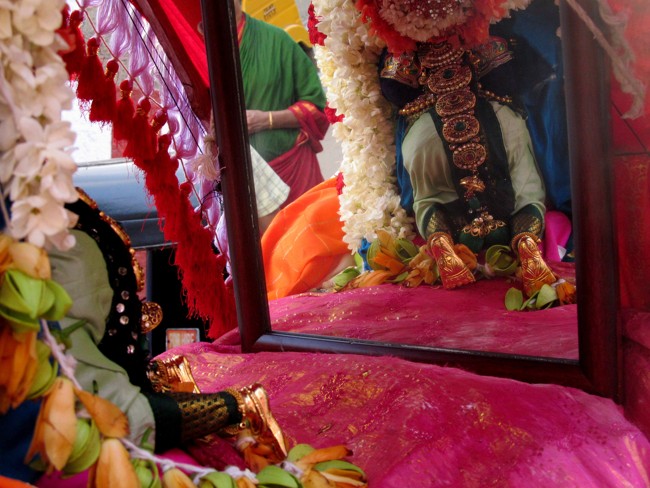 Thiruvallikeni Sri Parthasarathy Perumal Thirukoil Brahmotsavam Day 8 Morning Vennai Thazhi Krishnan 22-04-2014   08