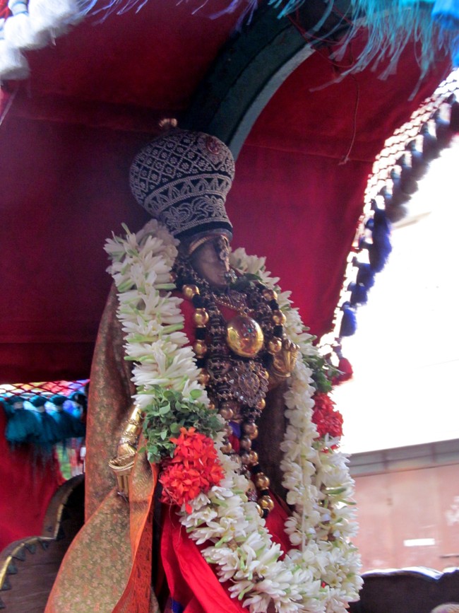 Thiruvallikeni Sri Parthasarathy Perumal Thirukoil Brahmotsavam Day 8 Morning Vennai Thazhi Krishnan 22-04-2014   11