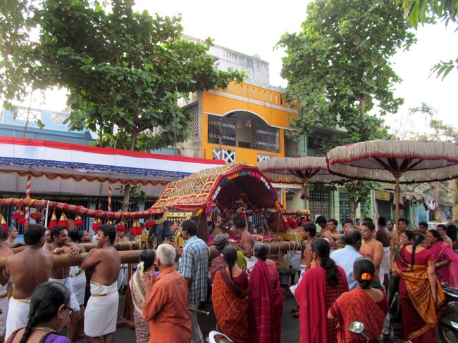Thiruvallikeni Sri Parthasarathy Perumal Thirukoil Brahmotsavam Day 8 Morning Vennai Thazhi Krishnan 22-04-2014   22