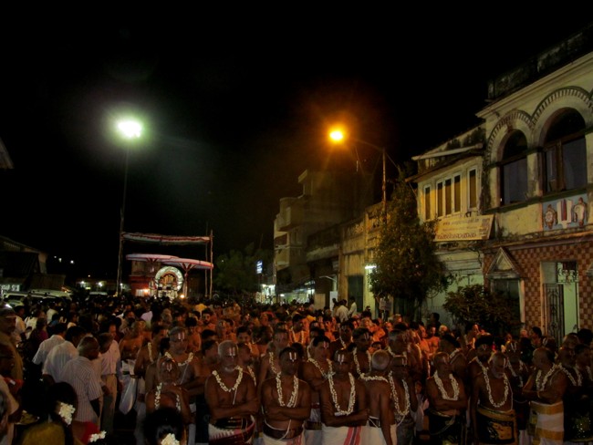 Thiruvallikeni Sri Parthasarathy Perumal Thirukoil Brahmotsavam Day4  Evening Chandra Prabhai 18-04-2014   13