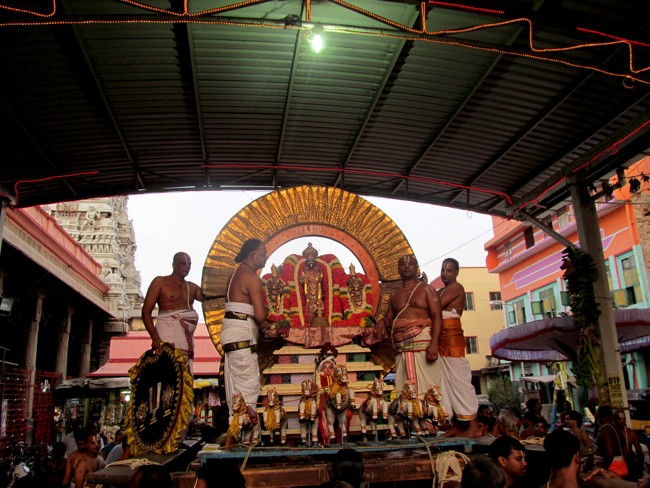Thiruvallikeni Sri Parthasarathy Perumal Thirukoil Brahmotsavam Day4  Morning Suriya Prabhai 18-04-2014   01