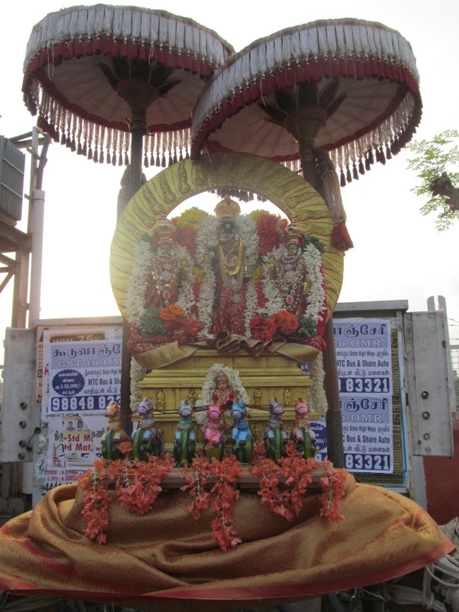 Thiruvallikeni Sri Parthasarathy Perumal Thirukoil Brahmotsavam Day4  Morning Suriya Prabhai 18-04-2014   13