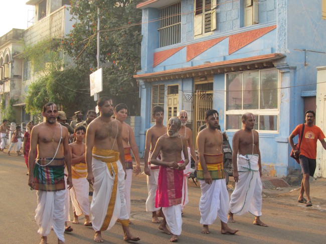 Thiruvallikeni Sri Parthasarathy Perumal Thirukoil Brahmotsavam Day4  Morning Suriya Prabhai 18-04-2014   21