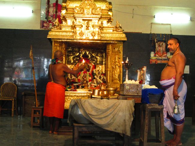Azhagiyasingar Nithya Aradhanai at Dasavathara Sannadhi day 1- 08