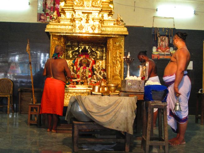 Azhagiyasingar Nithya Aradhanai at Dasavathara Sannadhi day 1- 09