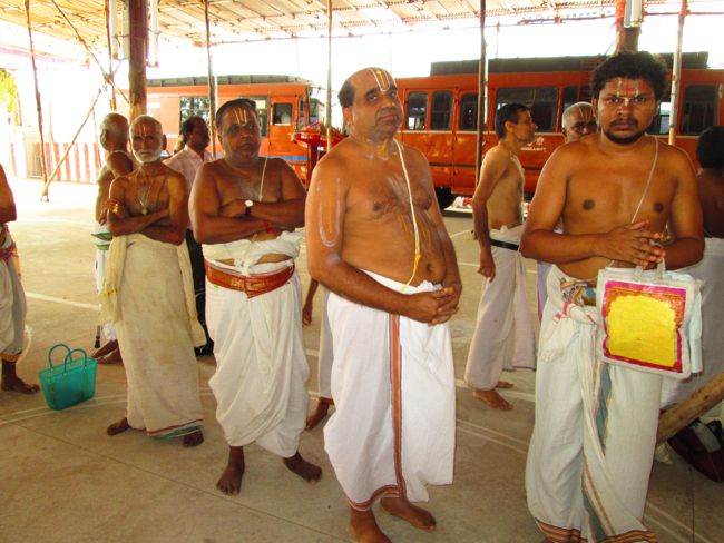 Azhagiyasingar Nithya Aradhanai at Dasavathara Sannadhi day 1- 19