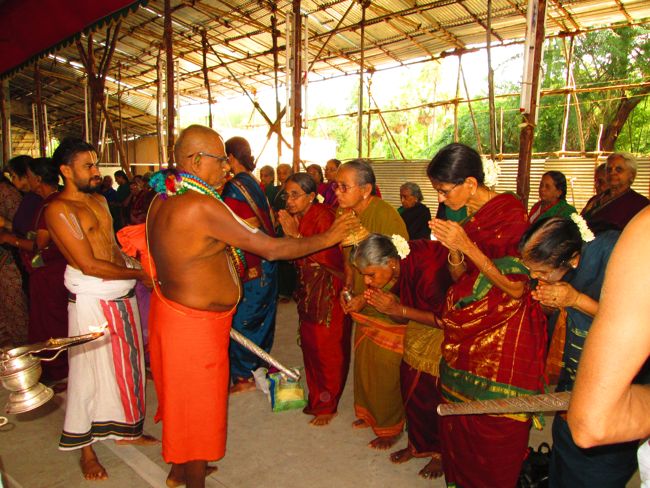 Azhagiyasingar Nithya Aradhanai at Dasavathara Sannadhi day 1- 33