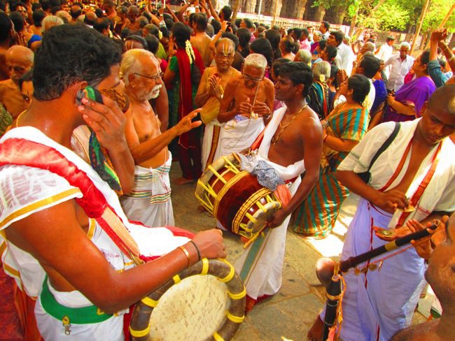 Kanchi Varadhan Vaikasi Brahmotsavam Venugopalan Thirukolam 2014--07