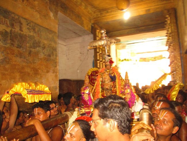 Kanchi Varadhan Vaikasi Brahmotsavam Venugopalan Thirukolam 2014--15
