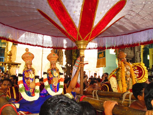 Kanchi varadharaja Perumal Vaikasi Brahmotsavam Mattayadi Utsavam  2014 -02
