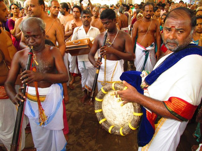 Kanchi varadharaja Perumal Vaikasi Brahmotsavam Mattayadi Utsavam  2014 -05