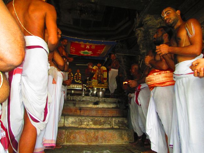 Kanchi varadharaja Perumal Vaikasi Brahmotsavam Mattayadi Utsavam  2014 -32