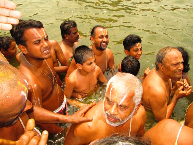 Kanchi varadharaja Perumal Vaikasi Brahmotsavam Theerthavari  2014 -13