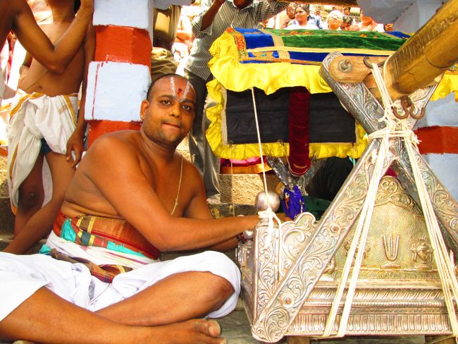 Kanchi varadharaja Perumal Vaikasi Brahmotsavam Theerthavari  2014 -26