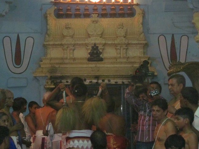 Kanchipuram Varadharaja Perumal Garuda Sevai 14-05-2014    17