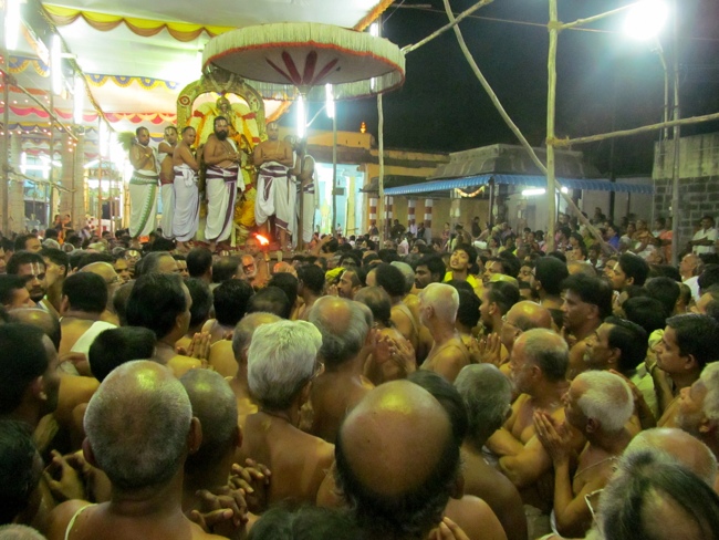 Kanchipuram Varadharaja Perumal Garuda Sevai 14-05-2014    18