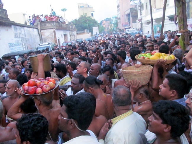 Kanchipuram Varadharaja Perumal Garuda Sevai 14-05-2014    26