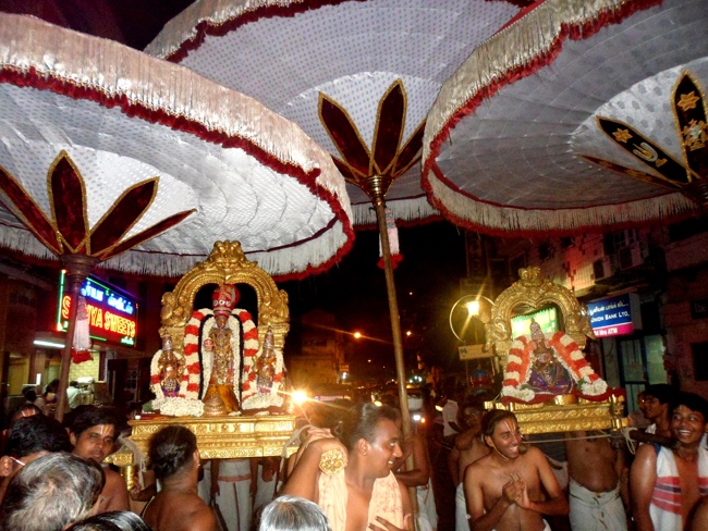 SVDD Mylapore Srinivasa Perumal Akshaya Thrrethiyay Purappadu 02-05-2014     05