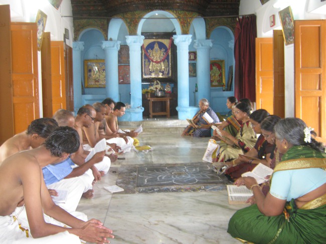 Sri Aravamudhan Kainkarya Sabha Ramanuja Nootranthai Recitation 2014--00