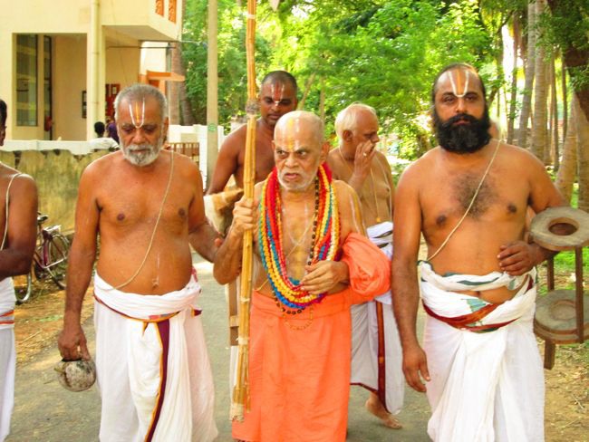 Srimad Rayapuram Andavan Meets 46th Srimad Azhagiyasingar at Srirangam Dasavathara Sannadhi  2014--0009