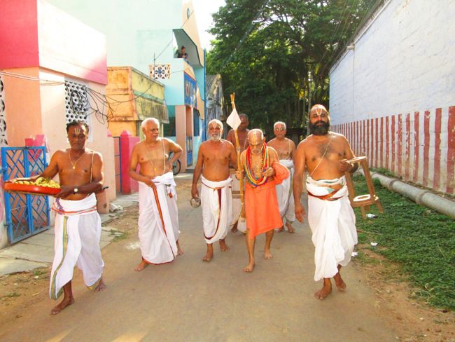 Srimad Rayapuram Andavan Meets 46th Srimad Azhagiyasingar at Srirangam Dasavathara Sannadhi  2014--0011