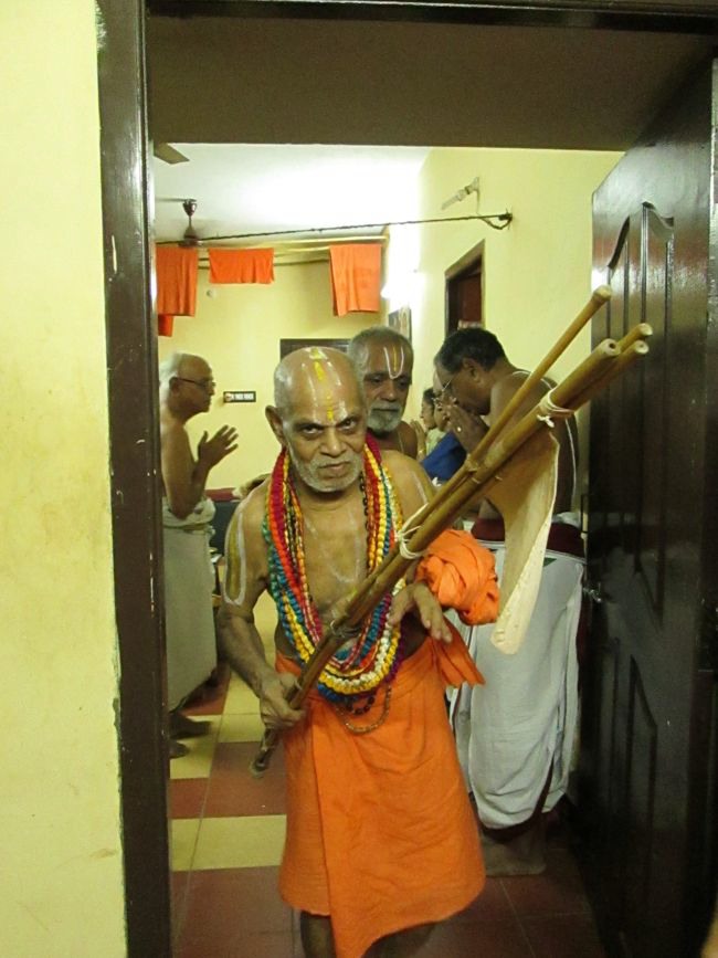 Srimad Rayapuram Andavan Meets 46th Srimad Azhagiyasingar at Srirangam Dasavathara Sannadhi  2014--0030