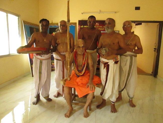 Srimad Rayapuram Andavan Meets 46th Srimad Azhagiyasingar at Srirangam Dasavathara Sannadhi  2014--0031