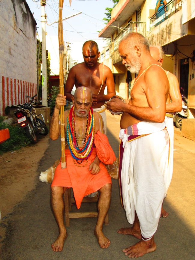 Srimad Rayapuram Andavan Meets 46th Srimad Azhagiyasingar at Srirangam Dasavathara Sannadhi  2014--0038