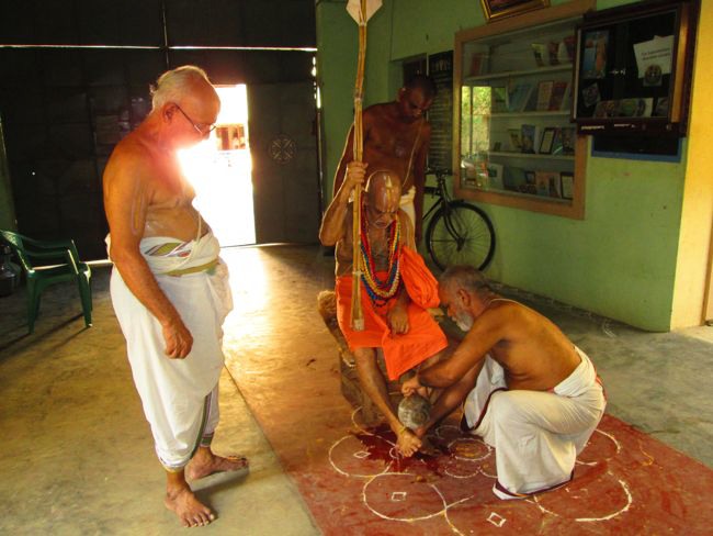 Srimad Rayapuram Andavan Meets 46th Srimad Azhagiyasingar at Srirangam Dasavathara Sannadhi  2014--0042
