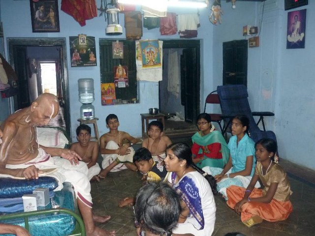 Swami Desikan Slokas recitation athithi Satkaaram comittee conducts  2014 -04_640x480