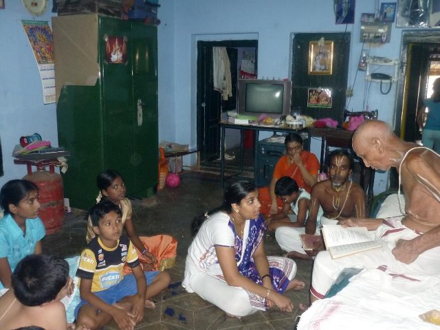 Swami Desikan Slokas recitation athithi Satkaaram comittee conducts  2014 -07_640x480