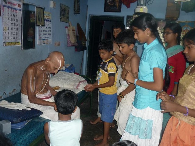 Swami Desikan Slokas recitation athithi Satkaaram comittee conducts  2014 -16_640x480
