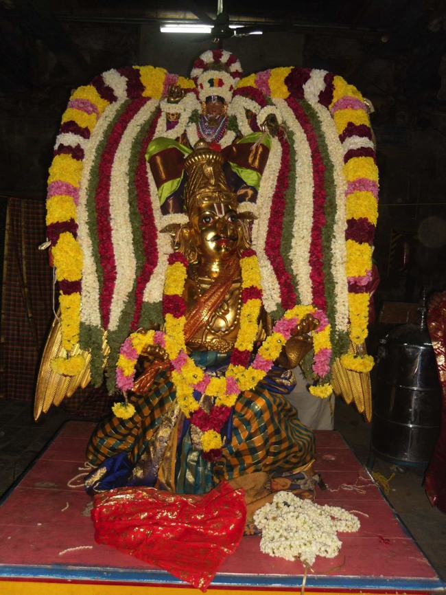 Thirukannamangai Akshaya Truthiyai Thanga Garuda sevai 2014--06