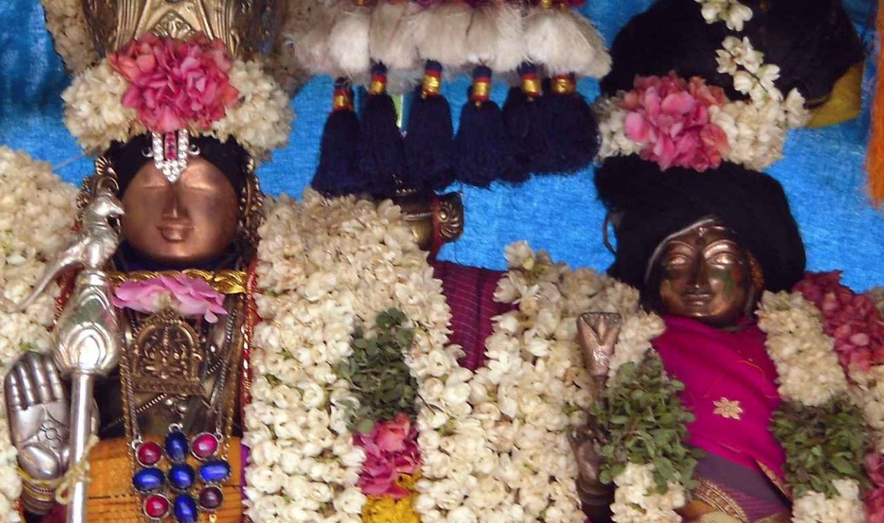Thirukannamangai  Perumal  purappadu with Thayar