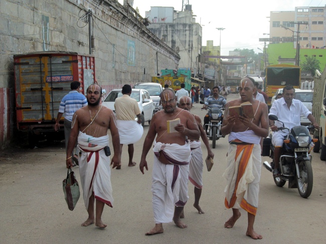 Thiruvallur Sri Veeraraghava Perumal Chithirai Brahmotsavam Day 1 Morning 04-05-2014    08
