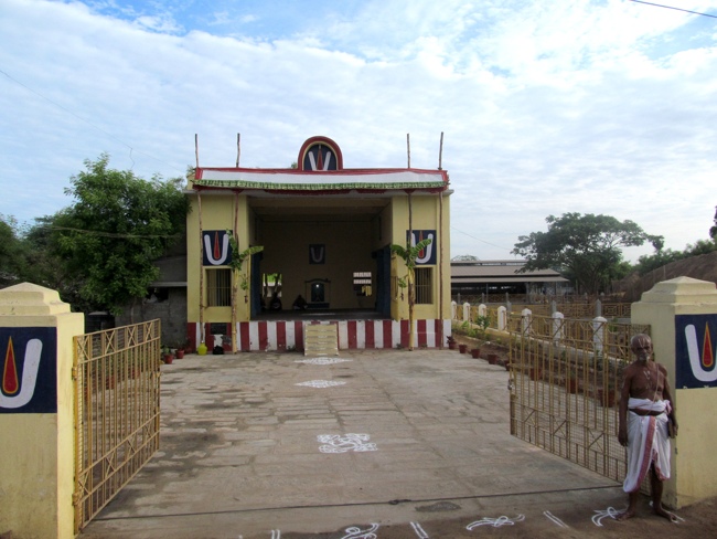 Thiruvallur Sri Veeraraghava Perumal Chithirai Brahmotsavam Day 1 Morning 04-05-2014    11