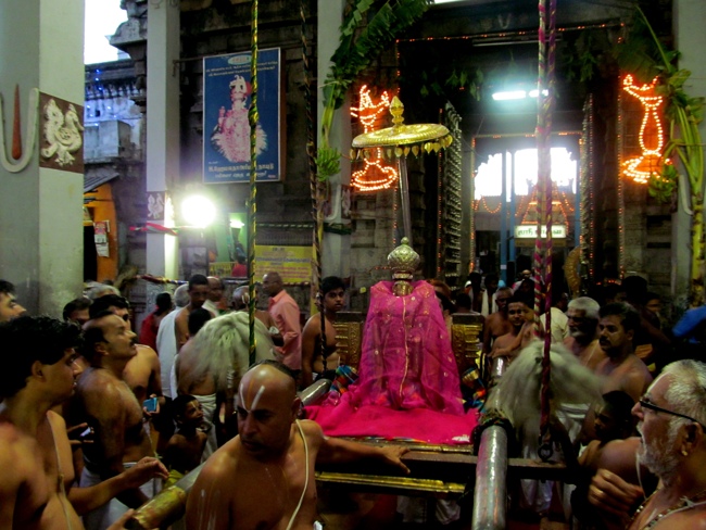 Thiruvallur Sri Veeraraghava Perumal Chithirai Brahmotsavam Day 1 Night  04-05-2014    11