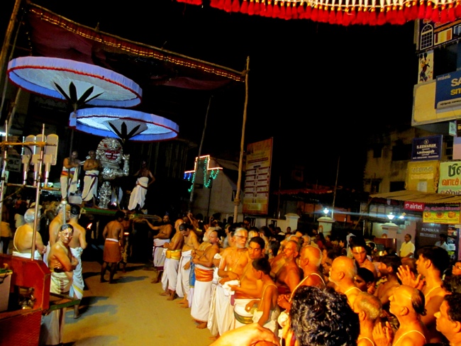 Thiruvallur Sri Veeraraghava Perumal Chithirai Brahmotsavam Day 1 Night  04-05-2014    18