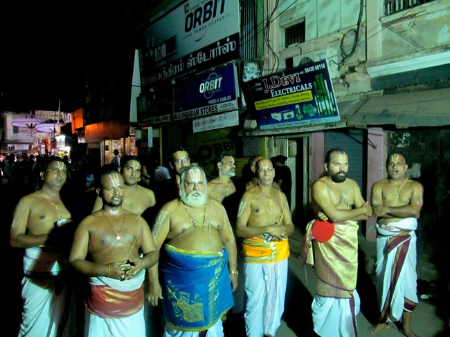 Thiruvallur Sri Veeraraghava Perumal Chithirai Brahmotsavam Day 1 Night  04-05-2014    22