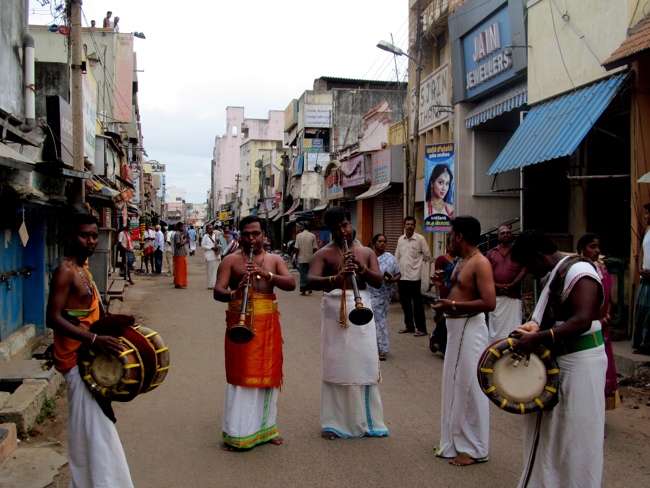 Thiruvallur Sri Veeraraghava Perumal Chithirai Brahmotsavam Day 2 Morning 05-05-2014    07